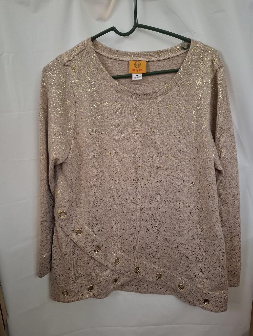 Ruby Rd. Cream With Gold Speckle Crewneck Sweater Size Medium.